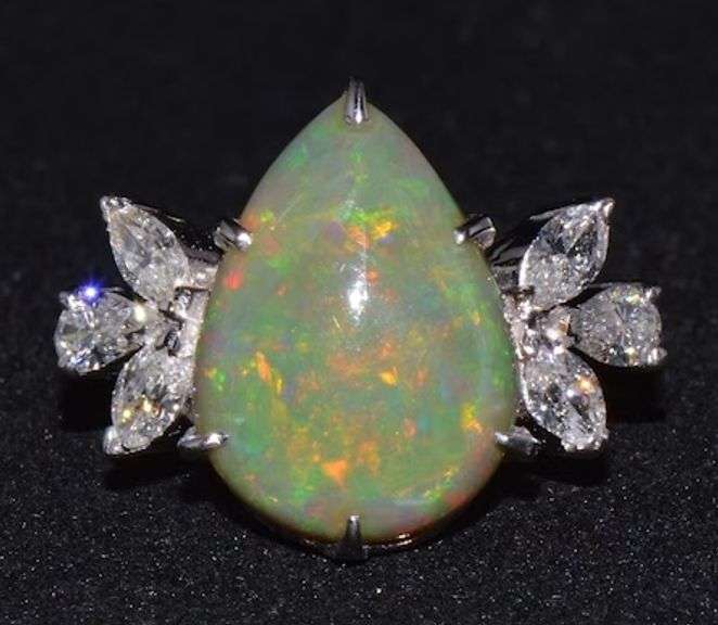 AMAZING 18KT GOLD, AUSTRALIAN OPAL, & DIAMOND COCKTAIL RING!