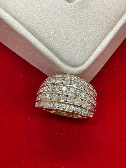 CERTIFIED BRAND NEW  14K GOLD AND DIAMOND BAND / RING