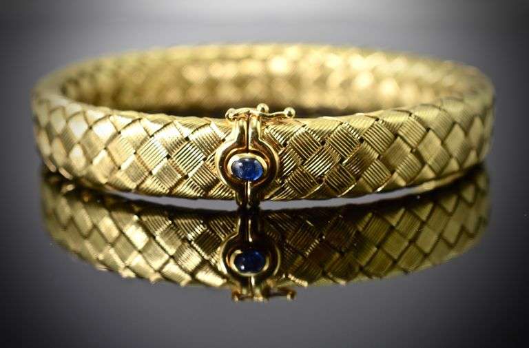 Elegant Italian-Made 18K  Woven Bangle