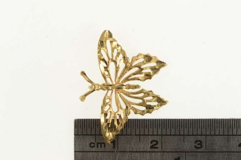 14K Yellow Gold Diamond Cut Butterfly Change Vintage Charm/Pendant