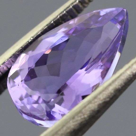 Amazing 1.60ct pear cut Tanzanite