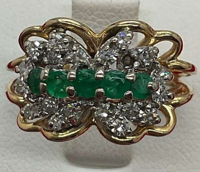 LADIES 14K GOLD EMERALD AND DIAMOND RING