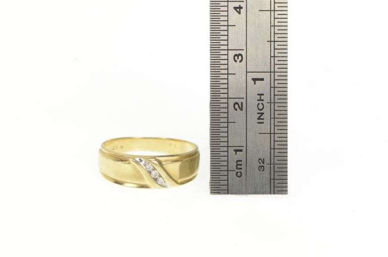 14K Yellow Gold Men's Classic Diamond Wedding Band Ring
