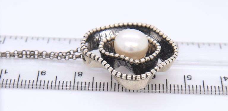 Sterling Silver Israel Pearl Pendant on Chain