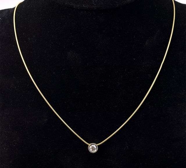 Simple Diamond Pendant Necklace In 14K Yellow Gold