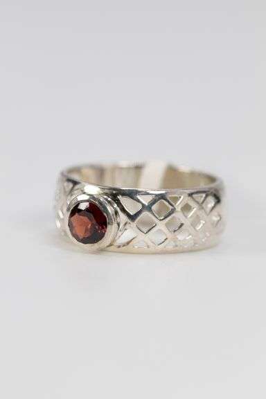 Sterling Silver Natural Garnet Gemstone Ring Size 9