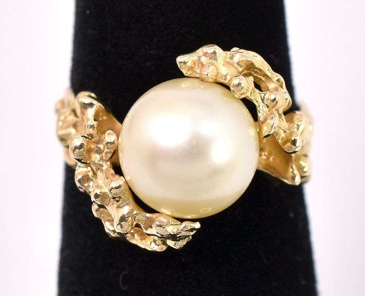 Lofty Pearl Ring In 14K Yellow Gold