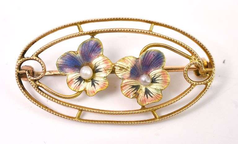 Cute Flower Pin With Pearl In Yellow Gold