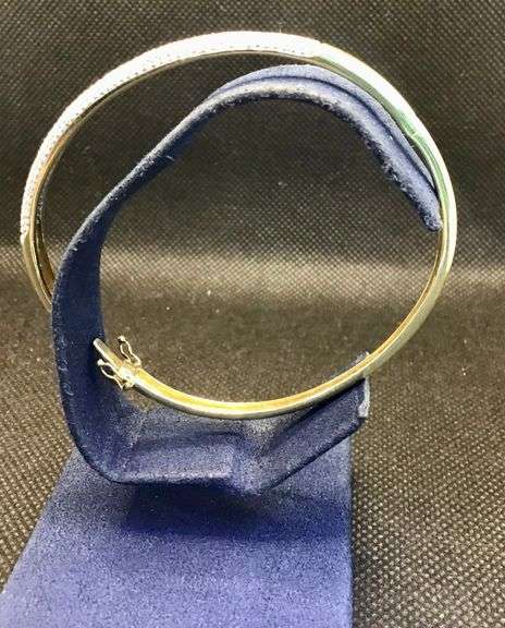 VINTAGE 14K YELLOW GOLD PAVE SET DIAMOND BANGLE