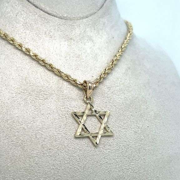14K YELLOW GOLD DAVID STAR WITH CHAIN