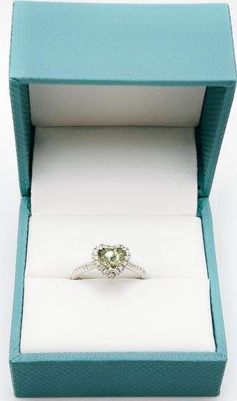 18KT SOLID GOLD, GIA CERTIFIED ALEXANDRITE, & DIAMOND RING
