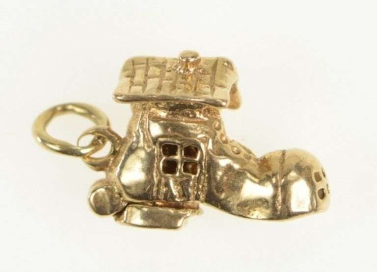 14K Yellow Gold 3D Old Lady Lived in Shoe Nursery Rhyme Charm/Pendant