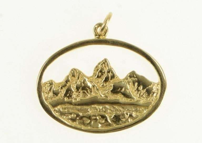 14K Yellow Gold Mount Everest Mountain Range Souvenir Charm/Pendant