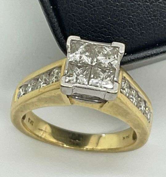 14K YELLOW GOLD AND DIAMOND RING.