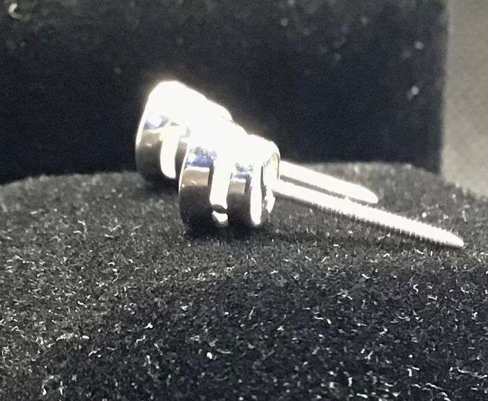 RADIANT 14K WHITE GOLD ROUND CUT DIAMOND STUD EARRINGS
