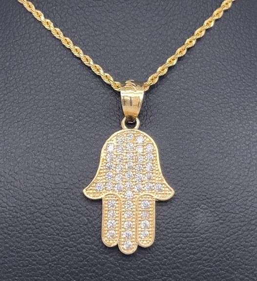 14K YELLOW GOLD SPARKLING HAMSA CHARM WITH CHAIN
