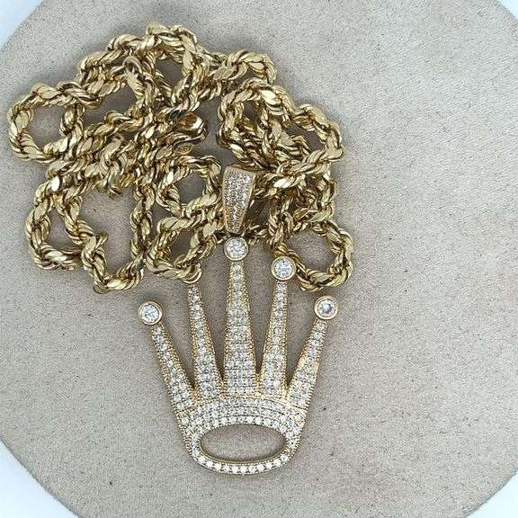 14K YELLOW GOLD SPARKLING CROWN NECKLACE
