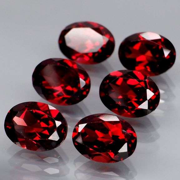 Set of 6 top red VS Garnets weighing 8.88 carats