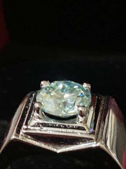 Men's Sparkling 2.35 Ct Fire Moissanite Ring