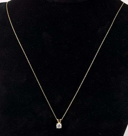 Glittery Approx. 0.35 CTW Diamond Pendant Necklace In 14K Yellow Gold