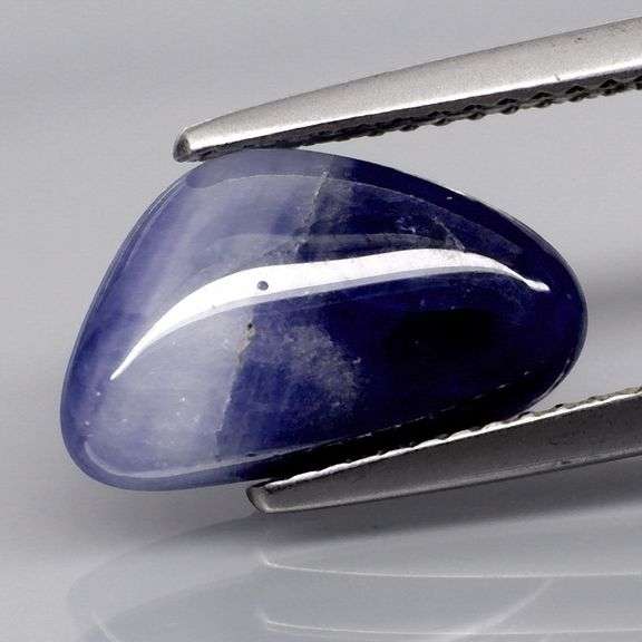 Huge 4.23ct bi-color Sapphire cabochon