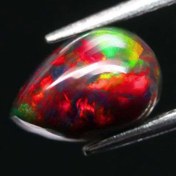 Glistening 1.57ct Welo Black Opal