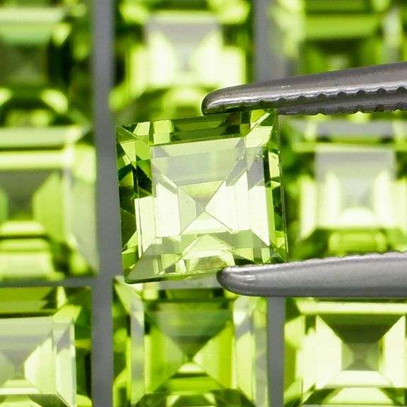 Princess cut unheated! 6.79ct Peridot set