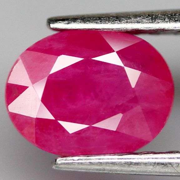 Stunning violet red 1.75ct Winza Ruby