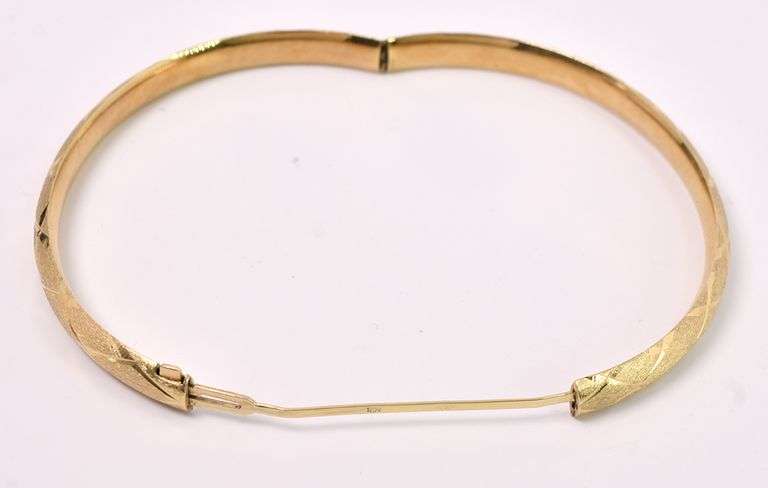 Divine 14K Yellow Gold Hinged Bracelet