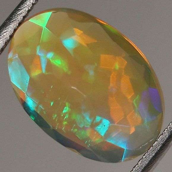 Absolutely stunning 1.98ct jelly Opal
