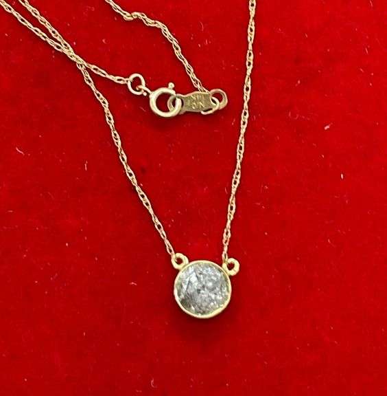 CERTIFIED 14K GOLD NECKLACE WITH A SOLITAIRE DIAMOND