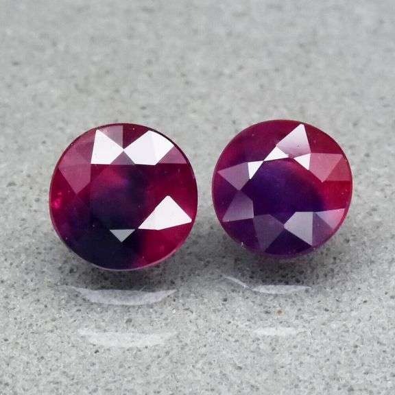 Super unique 1.07ct blue and violet Sapphire pair