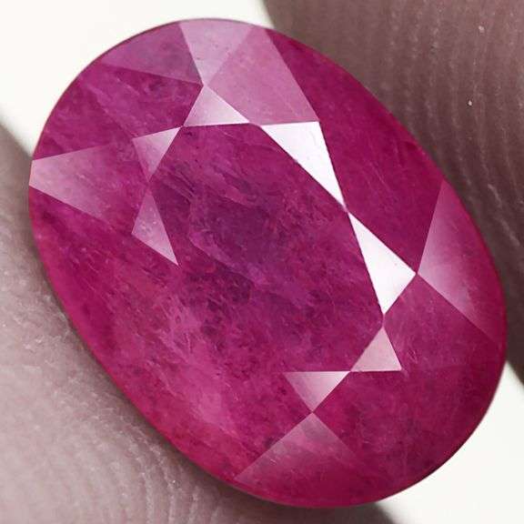 Violet red 3.07ct Winza Ruby