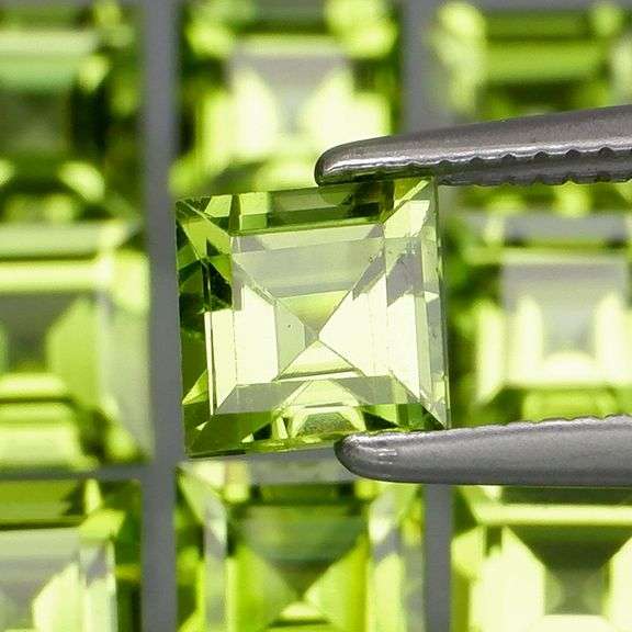 Princess cut unheated! 6.54ct Peridot set