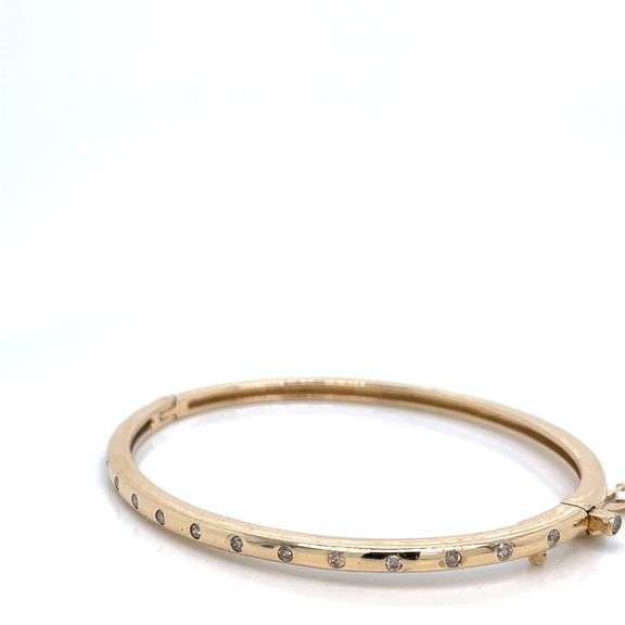14K YELLOW GOLD BANGLE WITH DIAMONDS