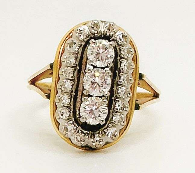 Gorgeous 14kt Solid Yellow Gold & Diamond Ring!