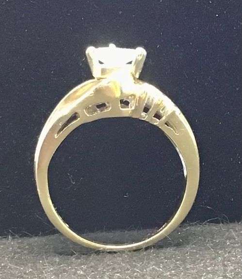 BREATHTAKING 14K YELLOW GOLD TRILLION CUT MULTI-DIAMOND RING