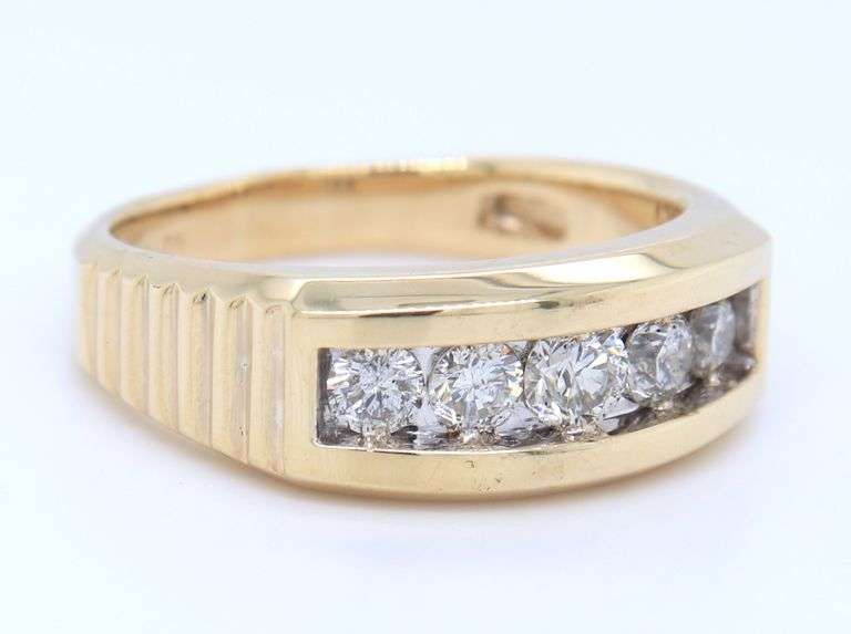 Gent's Yellow Gold 1ctw Five Diamond Band