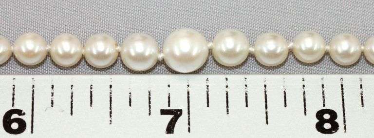 Fine Graduated Pearl Necklace