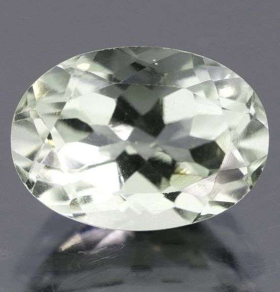 Gorgeous 6.76ct platinum green Amethyst