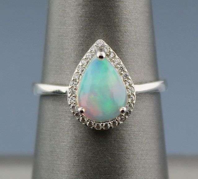 Stunning size 7 Sterling Silver Opal ring