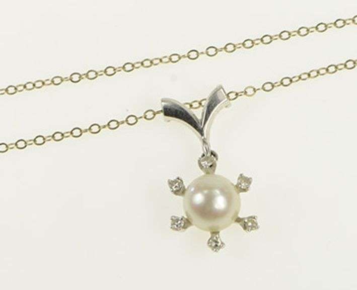 14K White Gold 1950's Pearl Diamond Halo Vintage Chain Necklace