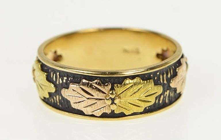 10K Yellow Gold Black Hills Leaf Ornate Pattern Wedding Band Ring