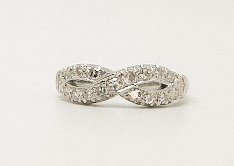 14kt Solid White Gold & Diamond Band Ring