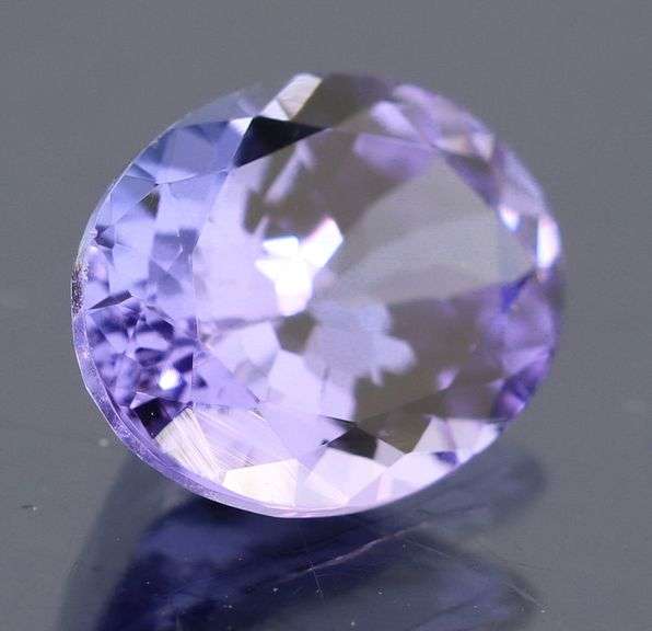 Top blue violet 1.96ct eye clean Tanzanite