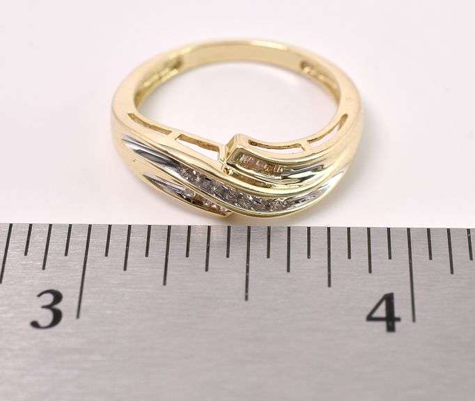 Darling Diamond Ring In Yellow Gold