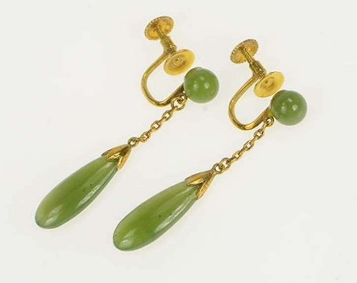 14K Yellow Gold 1960's Nephrite Tear Drop Dangle Screw Back Earrings