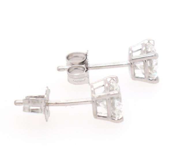 1.00ctw Round Diamond Solitaire Stud Earrings in 14K