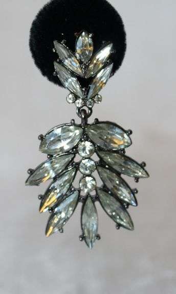 A Very Sexy  Fashion  Design Earrings