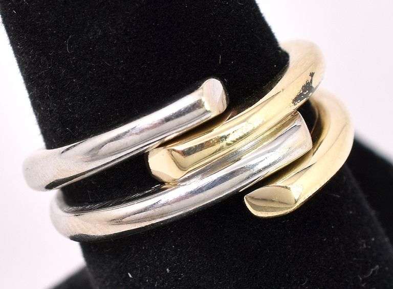 Alluring Two-Tone 14K Gold Ring